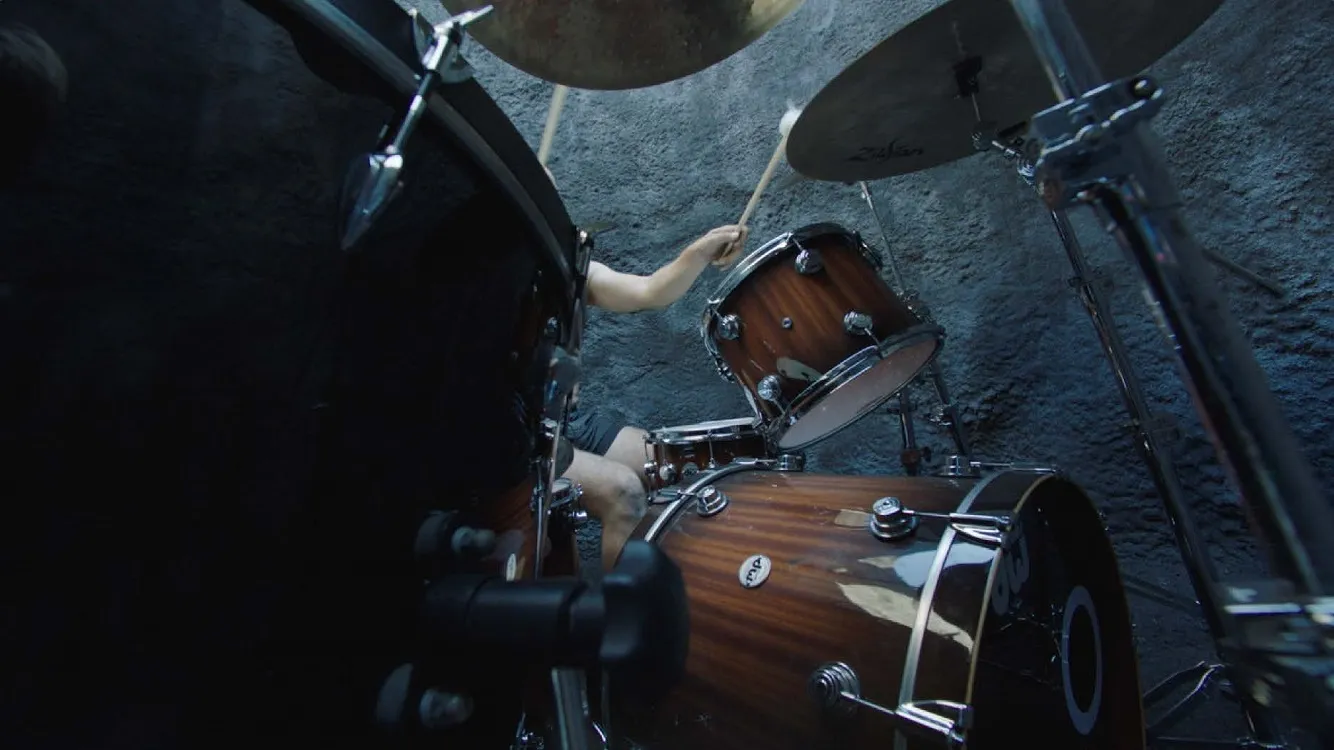 Haggai Fershtman, performing inside the earth pit.